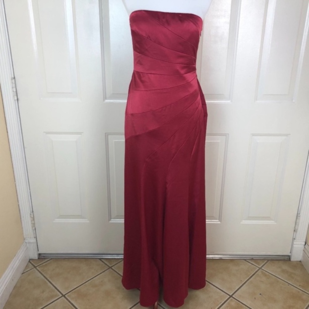 BCBGMaxazria Red Strapless Gown Size 6